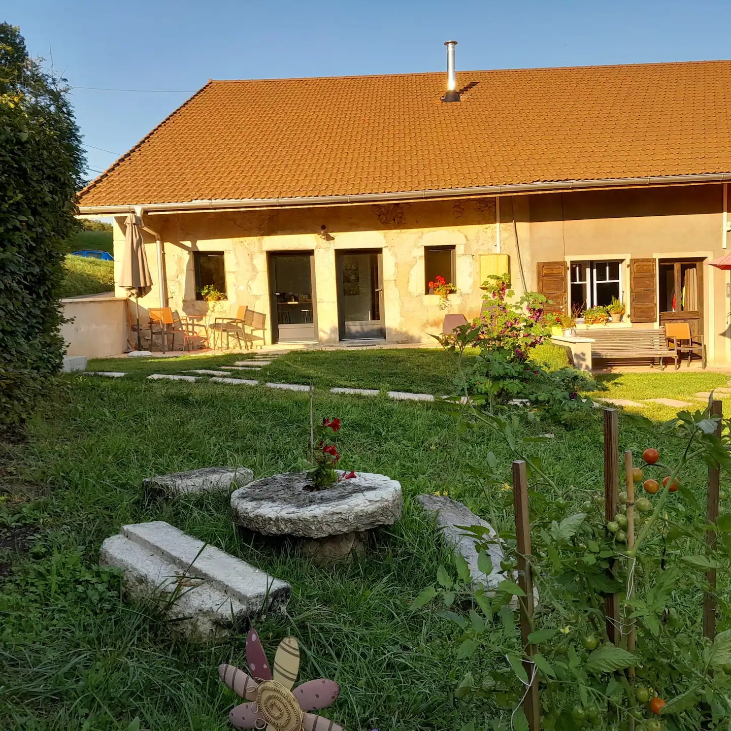 Le gîte depuis le jardin